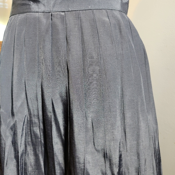 VINTAGE STUDIO BLACK SHINY PLEATED MINI SKIRT - Picture 2 of 7